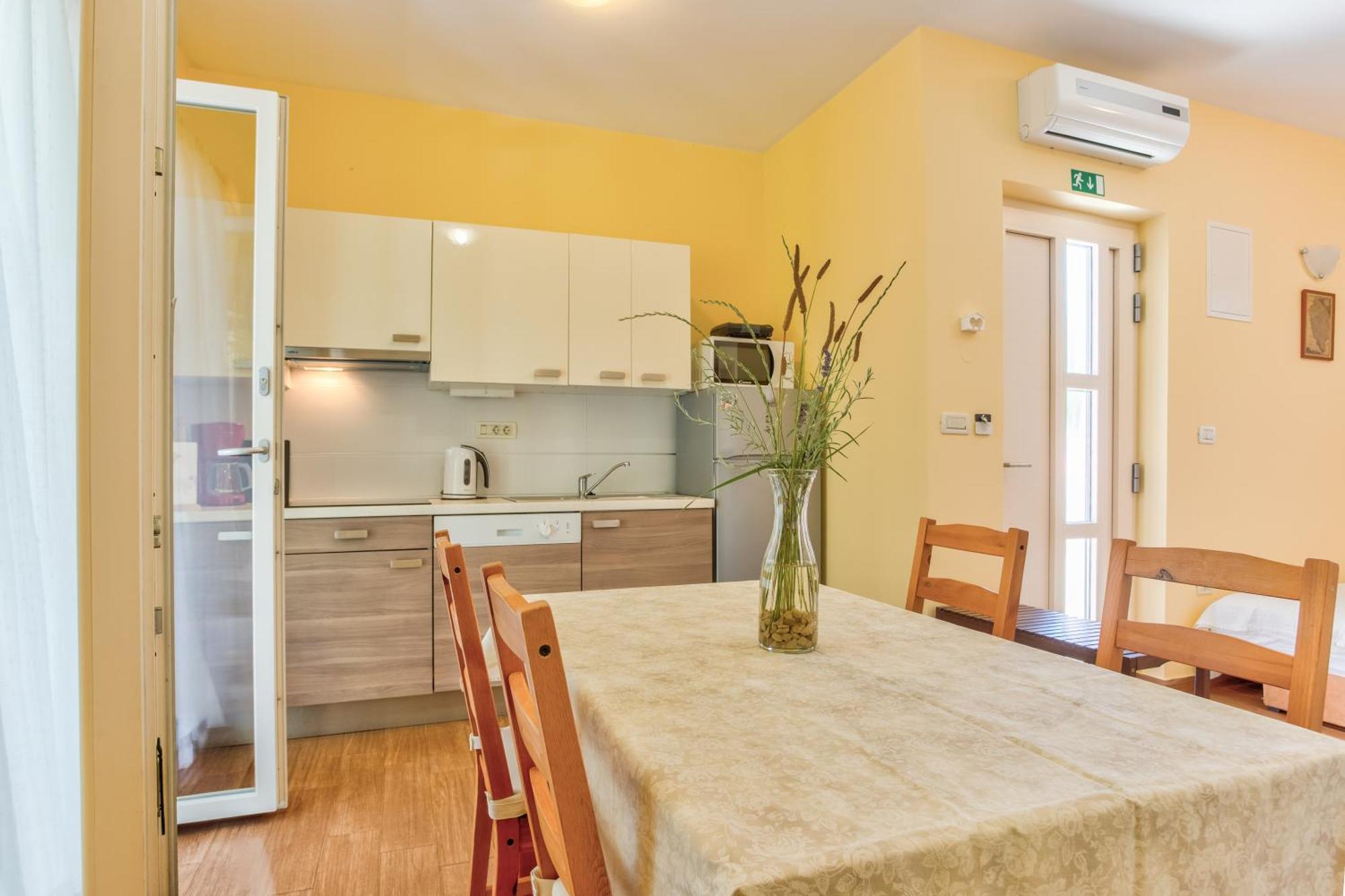 Apartment In Villa Moletto Seaside & Relax - 4 Guests Lovrečica 외부 사진
