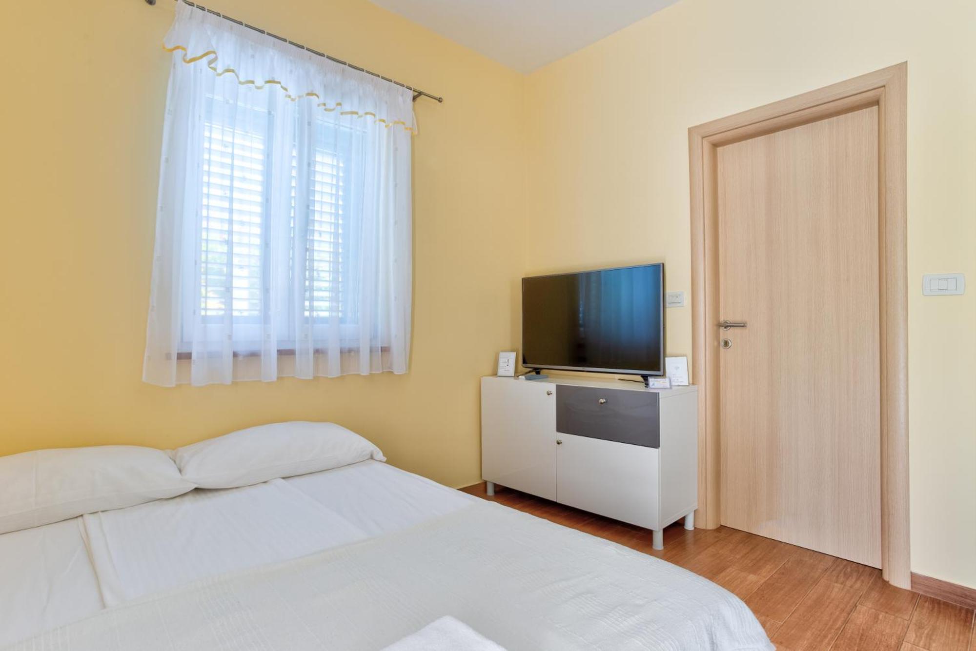 Apartment In Villa Moletto Seaside & Relax - 4 Guests Lovrečica 외부 사진